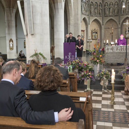 uitvaart Sint-Laurentiuskerk in Breda  5680